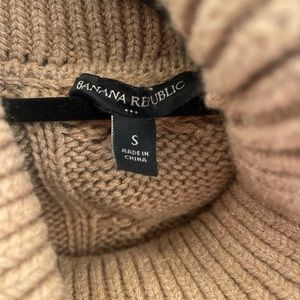 Banana republic sweater
